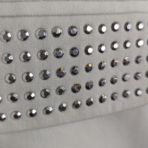 White blazer with collar embellishments - Picture 4 of 6